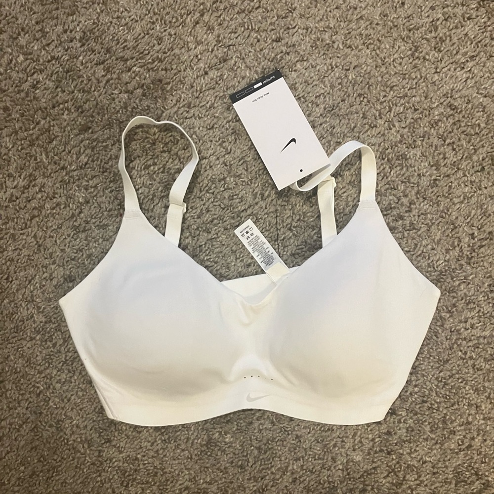 Nike Alate Minimalist bra 
Women's Light-Support Padded Sports Bra